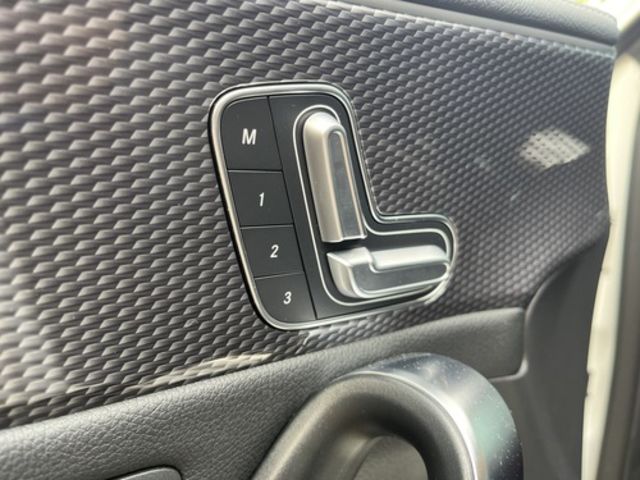 M-BENZ賓士 CLA200  第6張相片