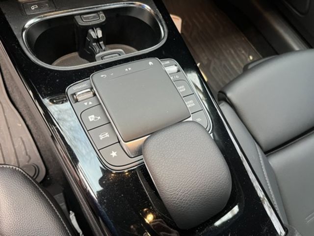 M-BENZ賓士 CLA200  第9張相片