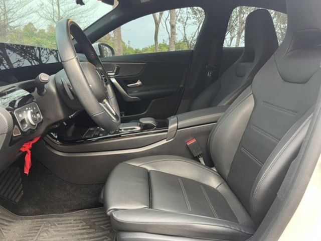 M-BENZ賓士 CLA200  第11張相片