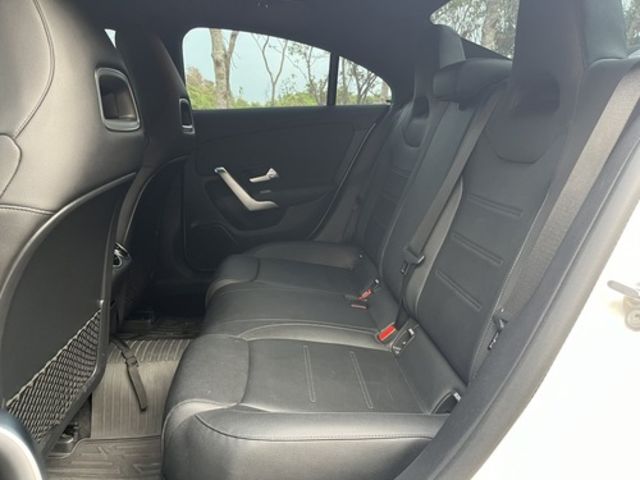 M-BENZ賓士 CLA200  第12張相片