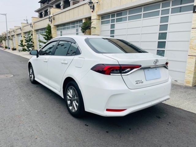 TOYOTA豐田 ALTIS  第2張相片
