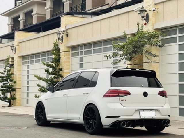 VOLKSWAGEN福斯 GOLF GTI  第2張相片