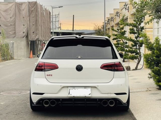 VOLKSWAGEN福斯 GOLF GTI  第4張相片