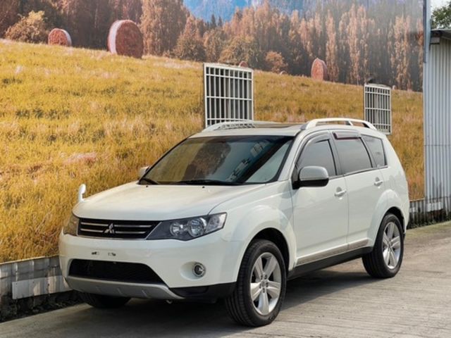 MITSUBISHI三菱 OUTLANDER  第1張相片