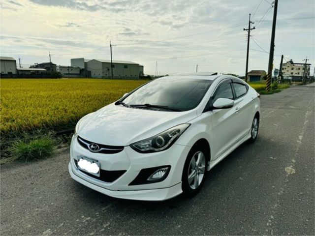 HYUNDAI現代 ELANTRA  第1張相片