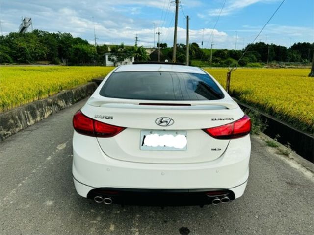 HYUNDAI現代 ELANTRA  第4張相片