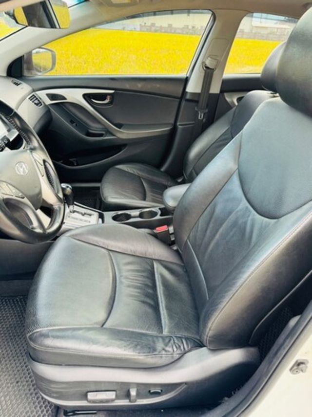 HYUNDAI現代 ELANTRA  第5張相片