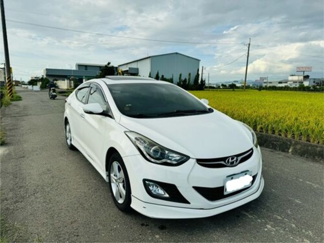 HYUNDAI現代 ELANTRA  第6張相片