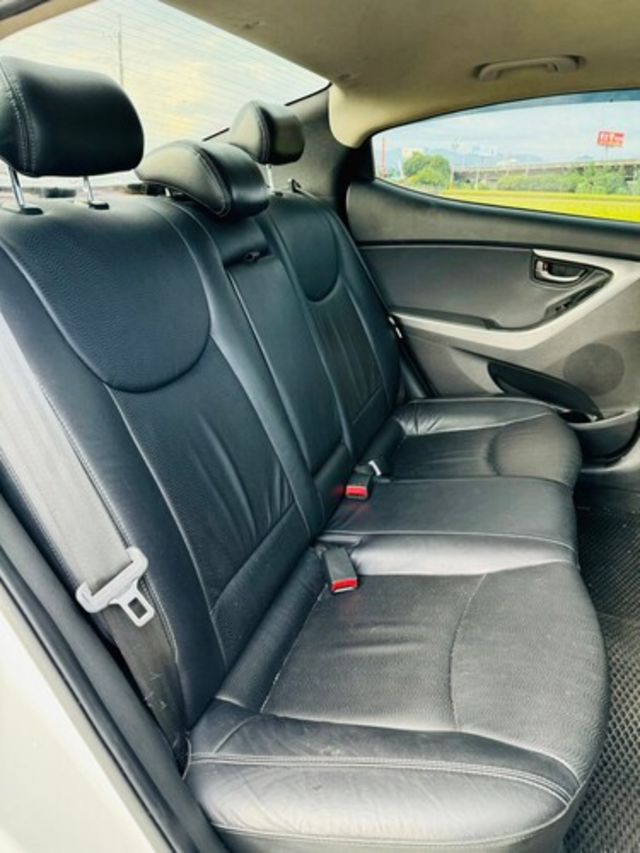 HYUNDAI現代 ELANTRA  第8張相片