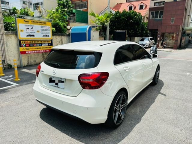 M-BENZ賓士 A180  第9張相片