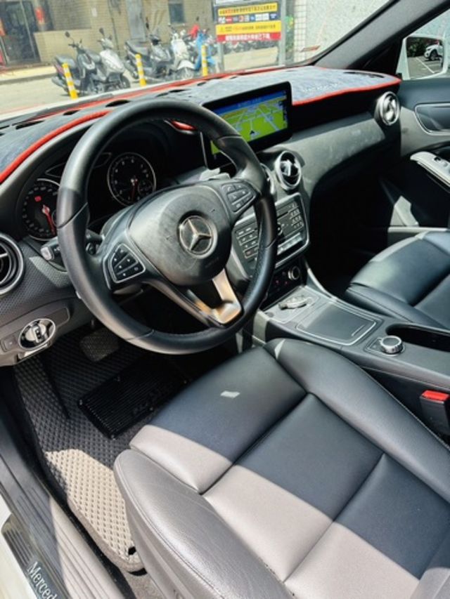 M-BENZ賓士 A180  第11張相片