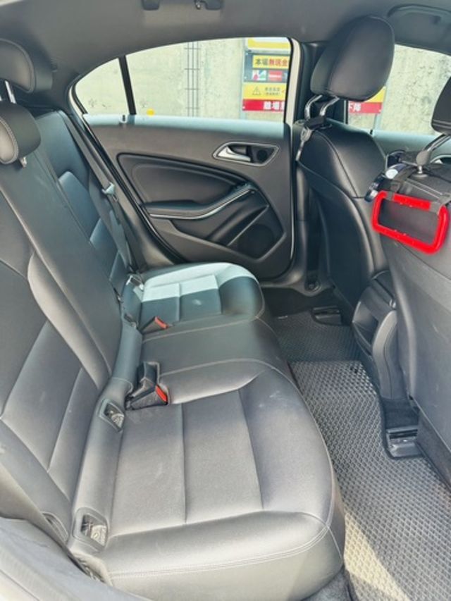 M-BENZ賓士 A180  第13張相片