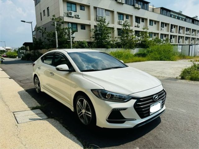 HYUNDAI現代 ELANTRA  第1張相片