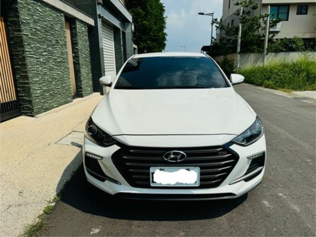 HYUNDAI現代 ELANTRA  第2張相片