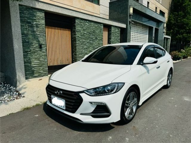 HYUNDAI現代 ELANTRA  第3張相片