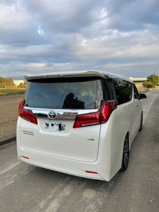 TOYOTA豐田 ALPHARD  第2張相片