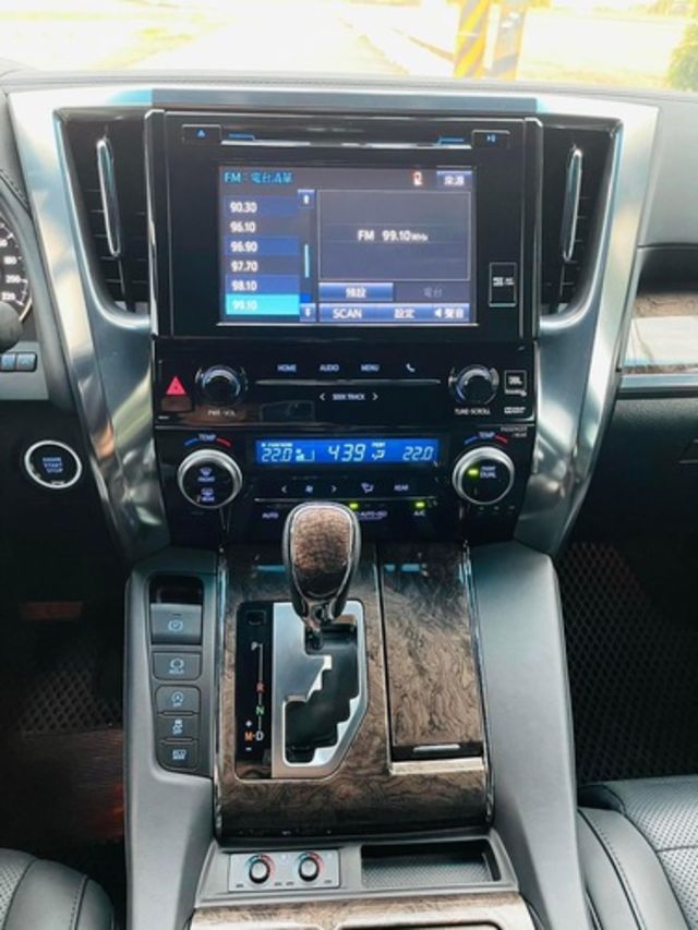TOYOTA豐田 ALPHARD  第5張相片