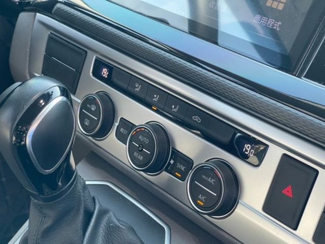 VOLKSWAGEN福斯 T6 CARAVELLE  第9張相片