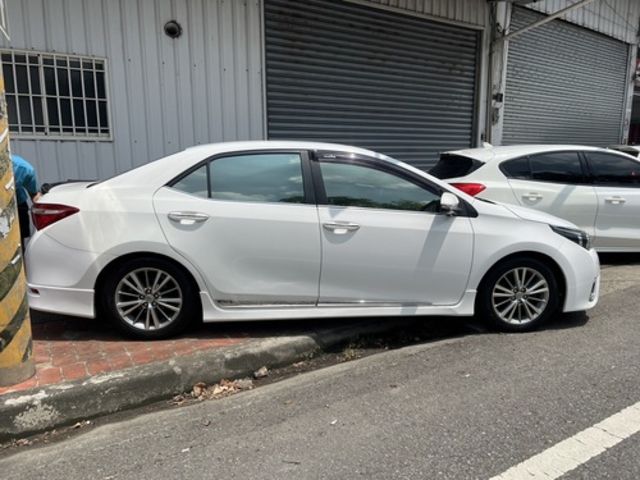 TOYOTA豐田 ALTIS  第2張相片