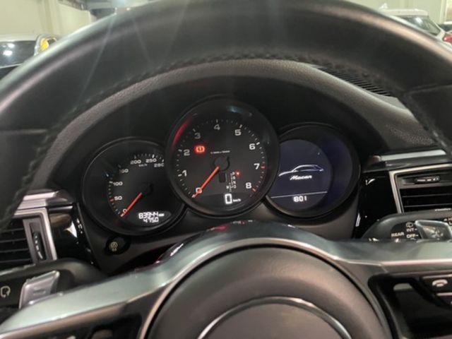 PORSCHE保時捷 MACAN  第8張相片