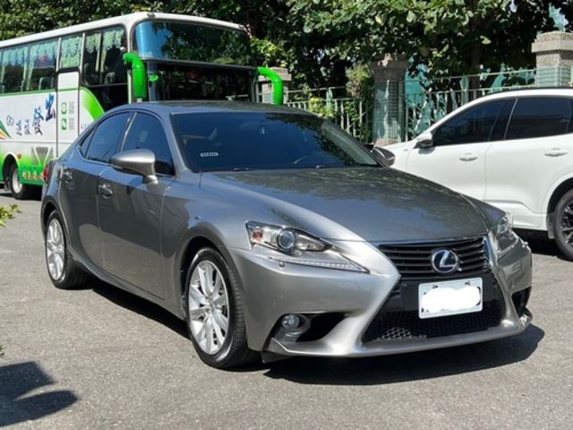 LEXUS凌志 IS 300H  第1張相片