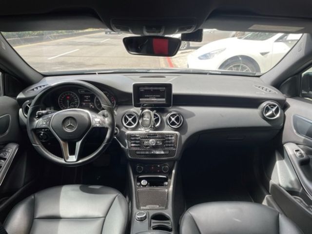 M-BENZ賓士 A180  第6張相片