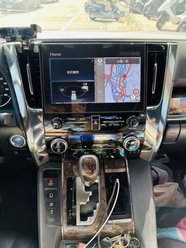 TOYOTA豐田 ALPHARD  第8張相片