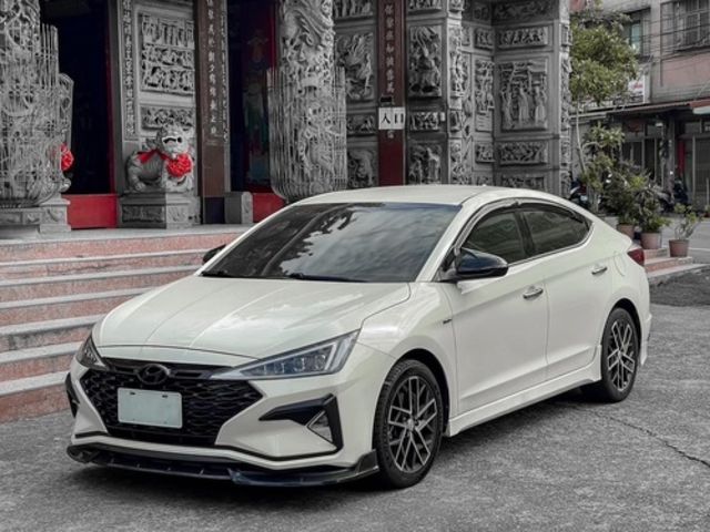 HYUNDAI現代 ELANTRA  第1張相片