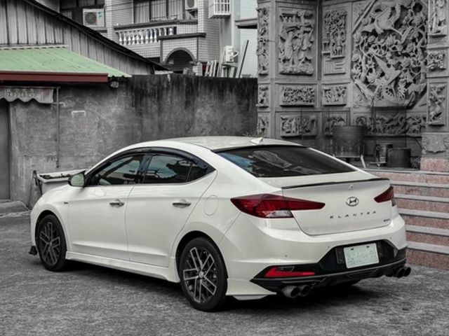 HYUNDAI現代 ELANTRA  第4張相片