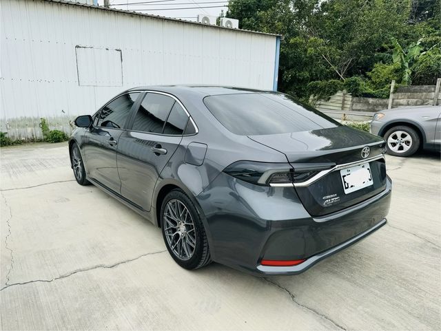 TOYOTA豐田 ALTIS  第3張相片