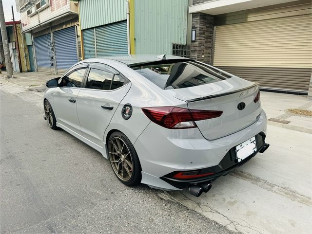 HYUNDAI現代 ELANTRA  第2張相片
