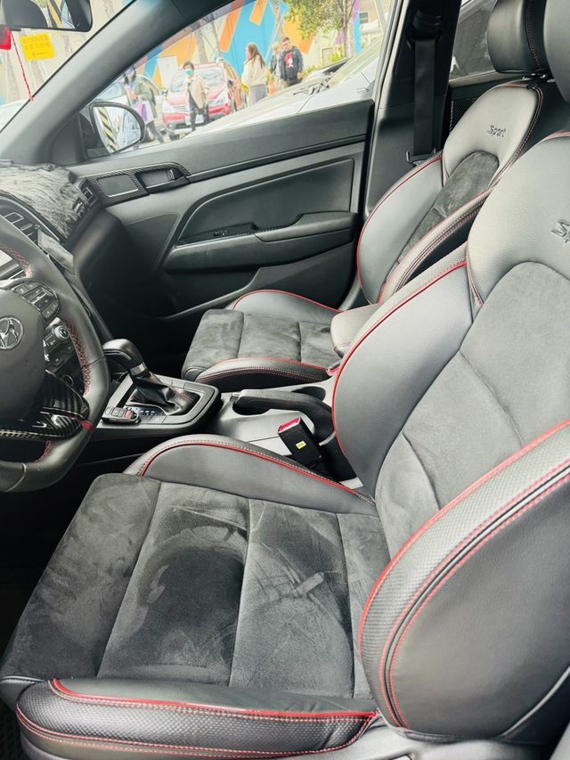 HYUNDAI現代 ELANTRA  第5張相片