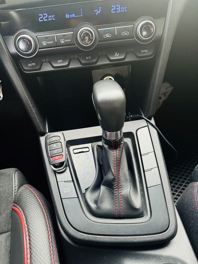 HYUNDAI現代 ELANTRA  第9張相片