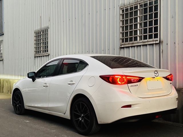 MAZDA馬自達 MAZDA 3  第2張相片