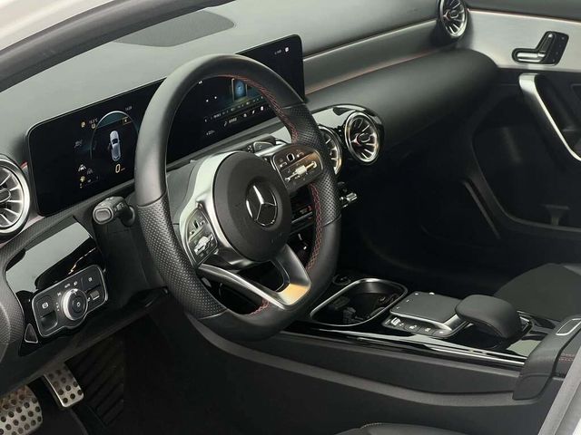 M-BENZ賓士 A180  第3張相片