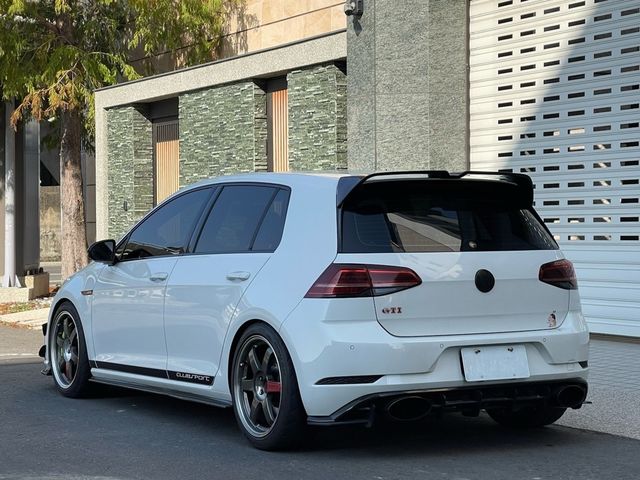 VOLKSWAGEN福斯 GOLF GTI  第2張相片
