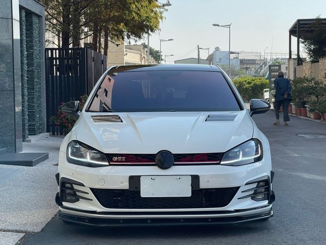 VOLKSWAGEN福斯 GOLF GTI  第3張相片