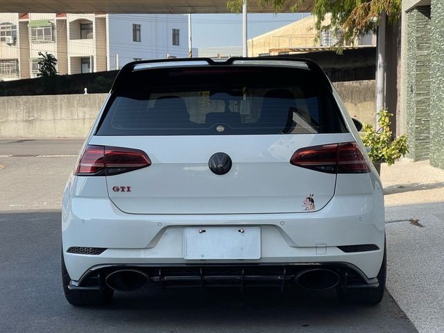 VOLKSWAGEN福斯 GOLF GTI  第4張相片