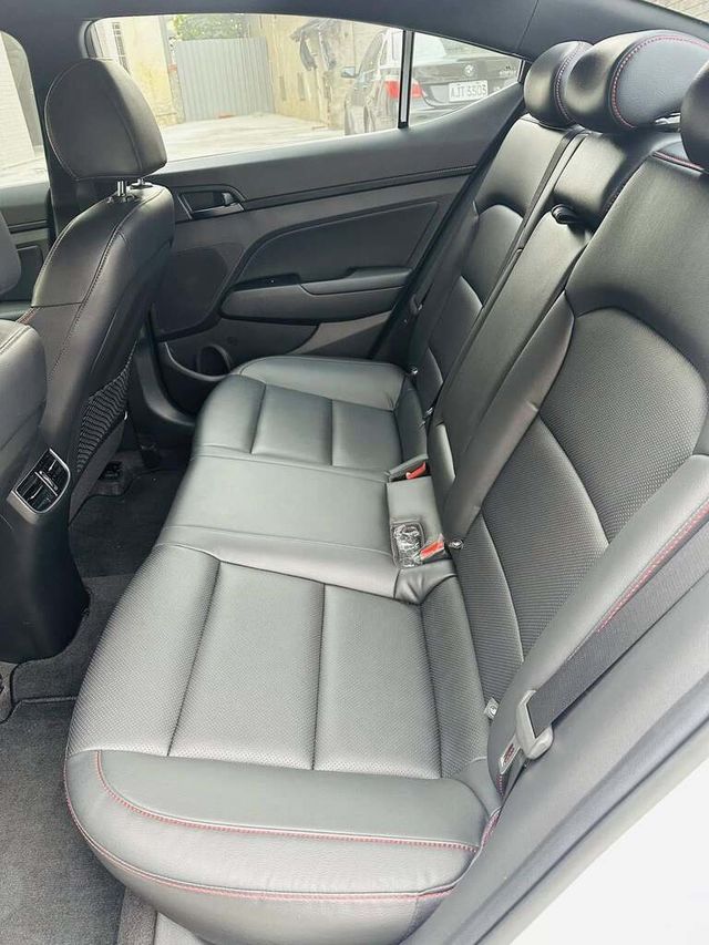 HYUNDAI現代 ELANTRA  第5張相片