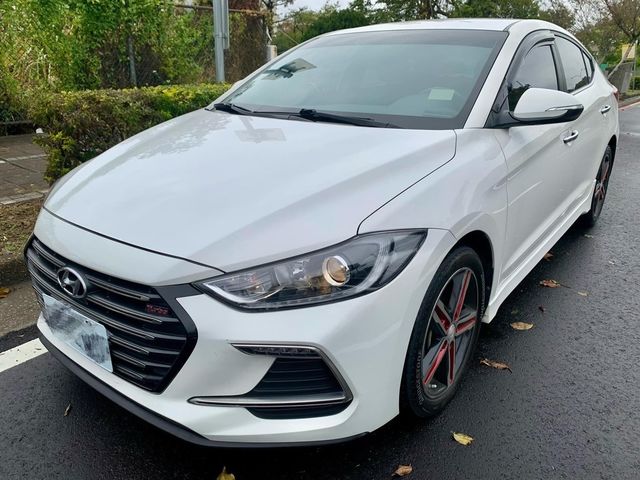 HYUNDAI現代 ELANTRA  第1張相片