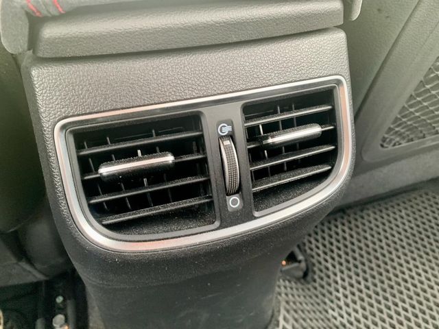 HYUNDAI現代 ELANTRA  第15張相片