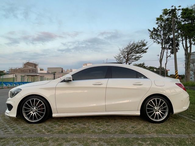 M-BENZ賓士 CLA250  第3張相片