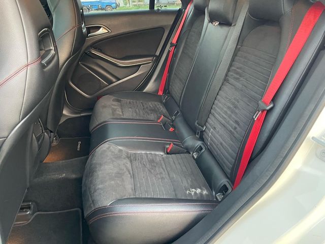 M-BENZ賓士 CLA250  第6張相片