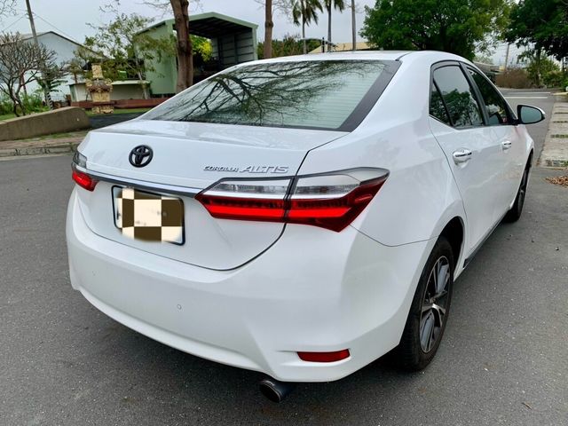 TOYOTA豐田 ALTIS  第2張相片