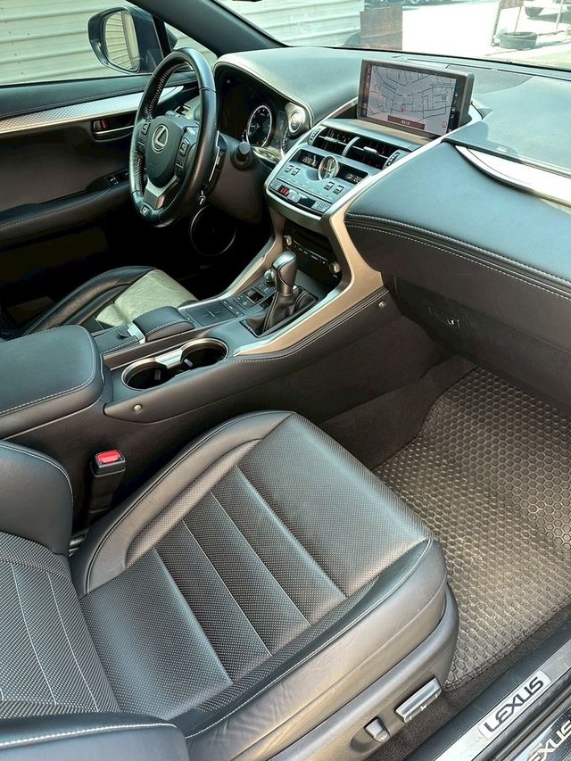 LEXUS凌志 NX300  第8張相片