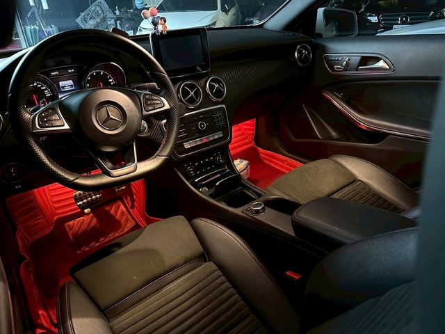 M-BENZ賓士 A180  第5張相片