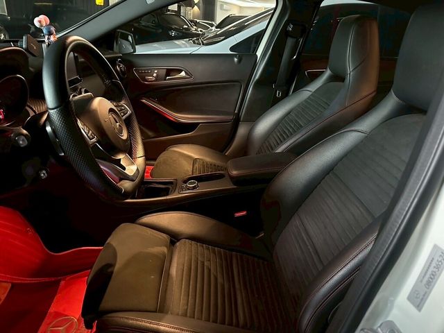 M-BENZ賓士 A180  第7張相片