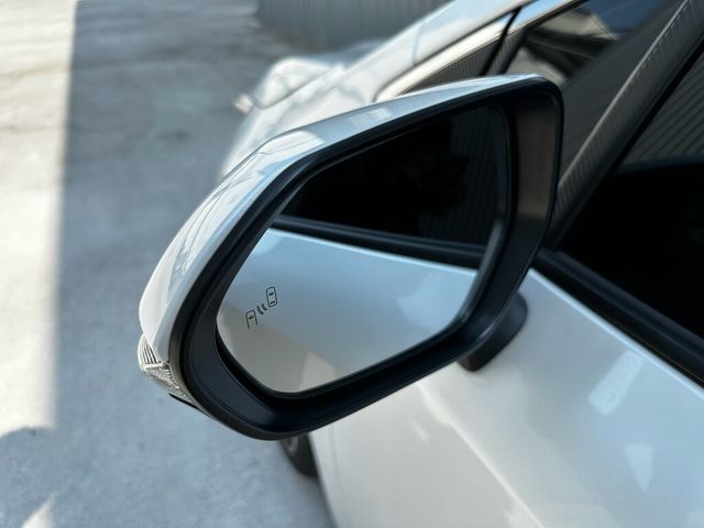 TOYOTA豐田 COROLLA SPORT  第2張相片