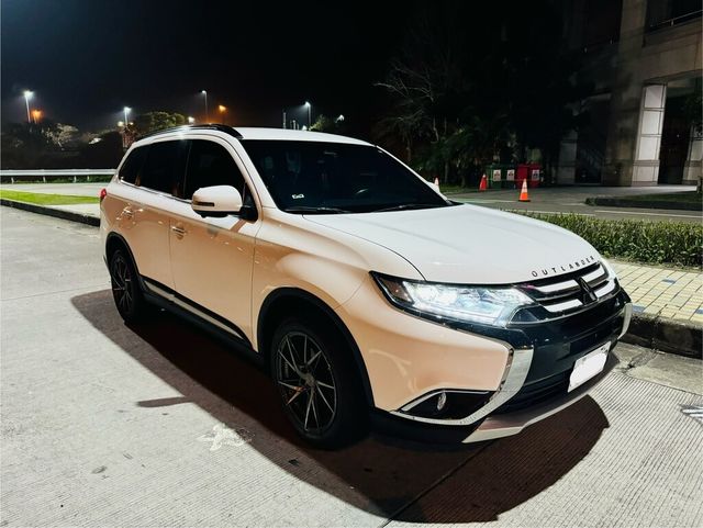 MITSUBISHI三菱 OUTLANDER  第2張相片