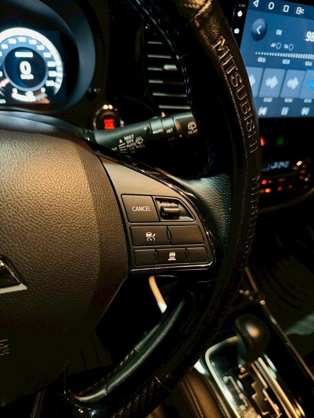 MITSUBISHI三菱 OUTLANDER  第9張相片